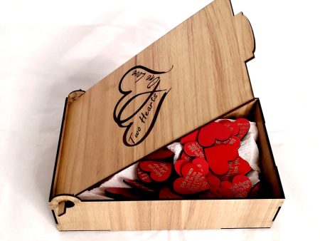 wooden box (hearts) with engraved wooden hearts Online now